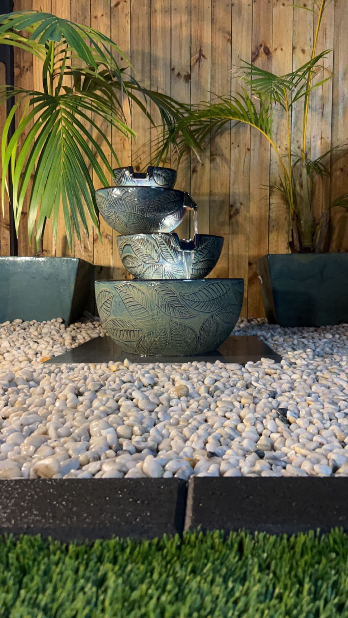 Contemporary feature wall adding depth and sophistication to the outdoor space