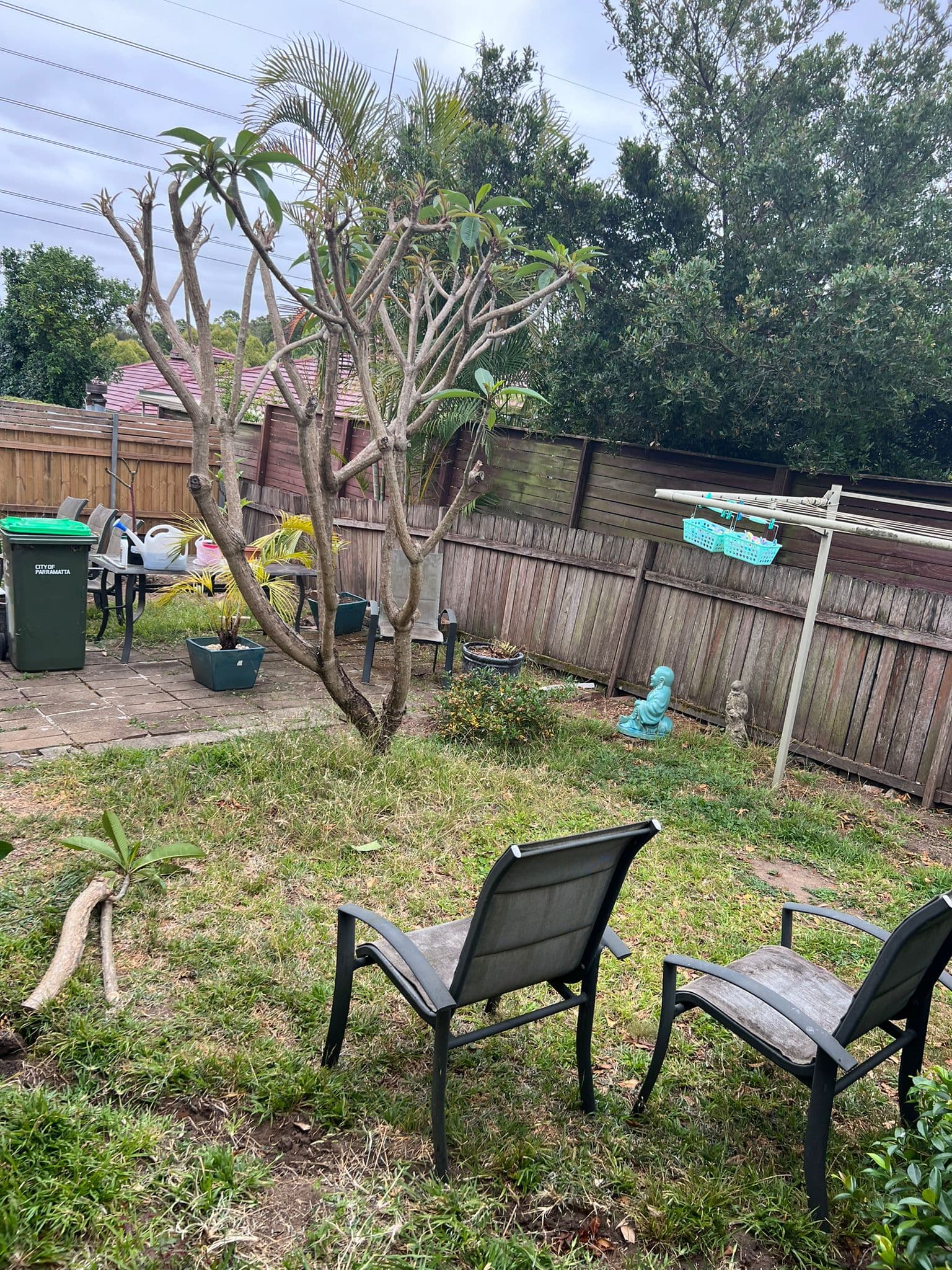 Before - Installation of the contemporary feature wall and garden beds