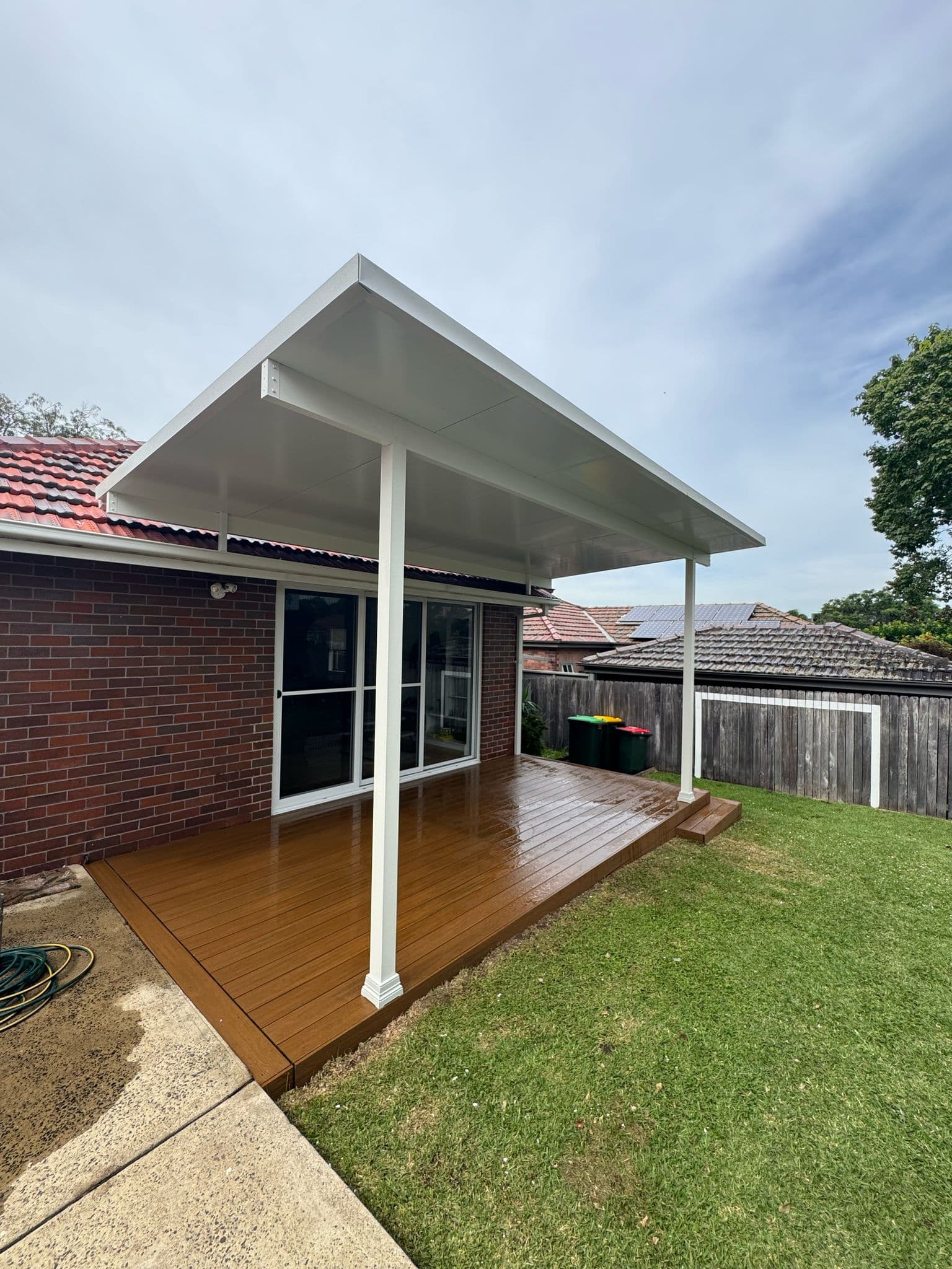 Construction process of the composite decking